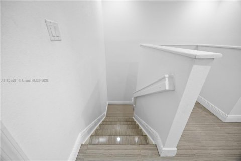 Купить таунхаус в Майами-Гарденс, Флорида 3 спальни, 147.62м2, № 1947685 - фото 20