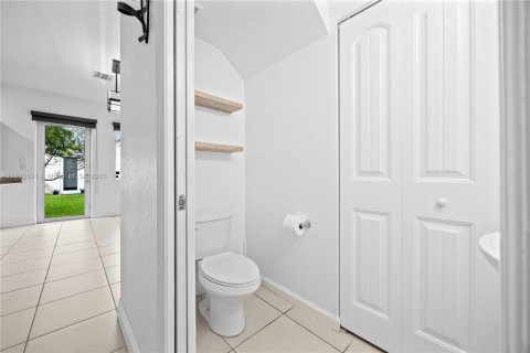 Купить таунхаус в Майами-Гарденс, Флорида 3 спальни, 147.62м2, № 1947685 - фото 14