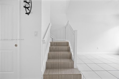 Купить таунхаус в Майами-Гарденс, Флорида 3 спальни, 147.62м2, № 1947685 - фото 18