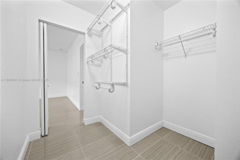 Купить таунхаус в Майами-Гарденс, Флорида 3 спальни, 147.62м2, № 1947685 - фото 30