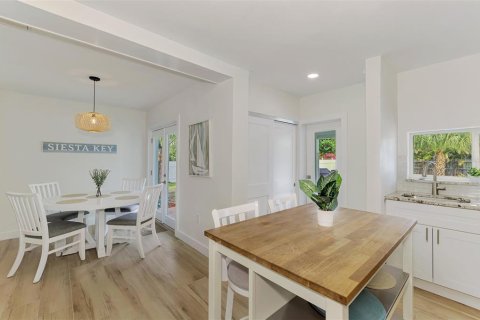 Villa ou maison à louer à Sarasota, Floride: 3 chambres, 114.64 m2 № 2296533 - photo 17