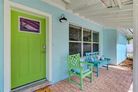 Villa ou maison à louer à Sarasota, Floride: 3 chambres, 114.64 m2 № 2296533 - photo 4