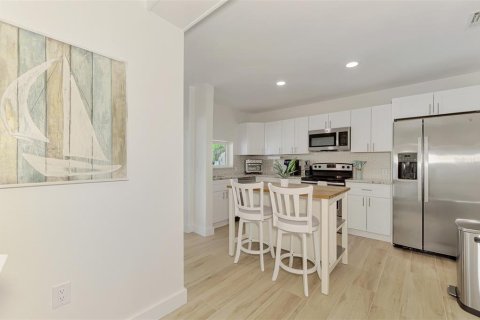 Villa ou maison à louer à Sarasota, Floride: 3 chambres, 114.64 m2 № 2296533 - photo 13