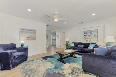 Villa ou maison à louer à Sarasota, Floride: 3 chambres, 114.64 m2 № 2296533 - photo 7