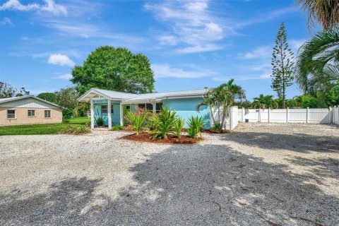 Villa ou maison à louer à Sarasota, Floride: 3 chambres, 114.64 m2 № 2296533 - photo 2