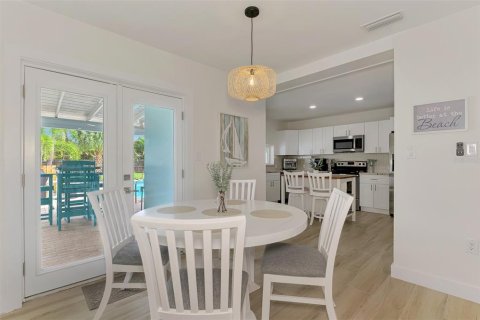 Villa ou maison à louer à Sarasota, Floride: 3 chambres, 114.64 m2 № 2296533 - photo 11