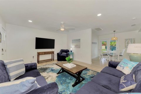 Villa ou maison à louer à Sarasota, Floride: 3 chambres, 114.64 m2 № 2296533 - photo 9