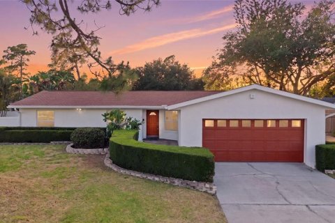 Casa en Saint Petersburg, Florida 4 dormitorios, 165.27 m2 № 2093954
