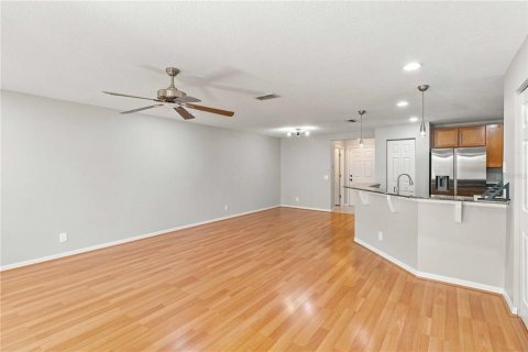 Townhouse in Valrico, Florida 3 bedrooms, 146.14 sq.m. № 2239039 - photo 6
