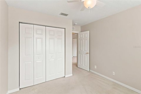 Townhouse in Valrico, Florida 3 bedrooms, 146.14 sq.m. № 2239039 - photo 16