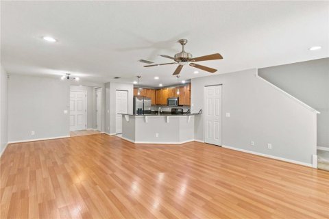 Townhouse in Valrico, Florida 3 bedrooms, 146.14 sq.m. № 2239039 - photo 5