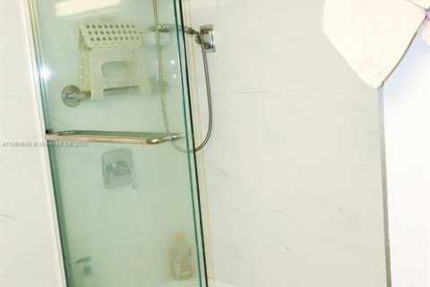 Apartamento en alquiler en Miami Beach, Florida, 1 dormitorio, 75.25 m2 № 1950942 - foto 16