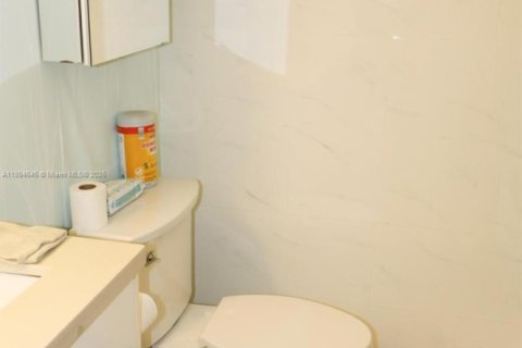 Apartamento en alquiler en Miami Beach, Florida, 1 dormitorio, 75.25 m2 № 1950942 - foto 20