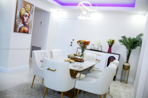Apartamento en alquiler en Miami Beach, Florida, 1 dormitorio, 75.25 m2 № 1950942 - foto 4
