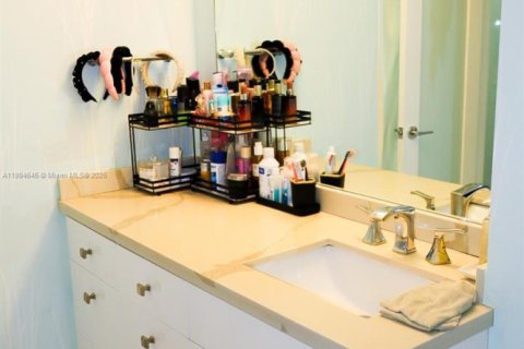 Apartamento en alquiler en Miami Beach, Florida, 1 dormitorio, 75.25 m2 № 1950942 - foto 15