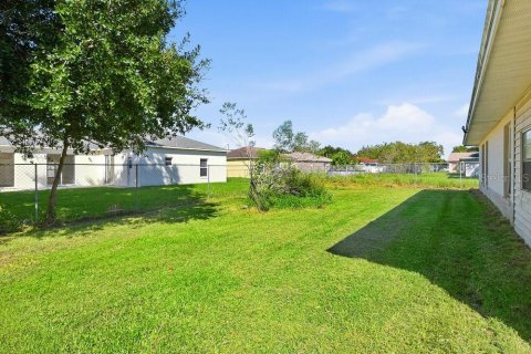 Villa ou maison à louer à Kissimmee, Floride: 3 chambres, 127.46 m2 № 2391044 - photo 15
