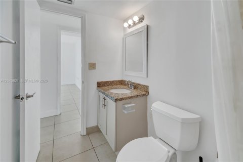 Copropriété à vendre à Coral Gables, Floride: 2 chambres, 108.05 m2 № 2249306 - photo 16