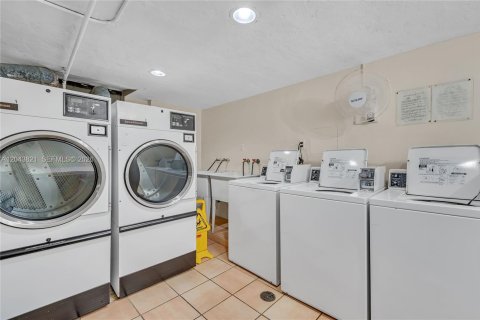 Copropriété à vendre à Coral Gables, Floride: 2 chambres, 108.05 m2 № 2249306 - photo 29