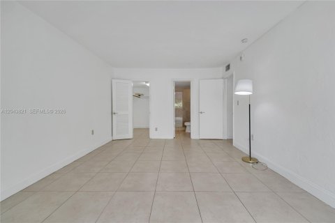 Copropriété à vendre à Coral Gables, Floride: 2 chambres, 108.05 m2 № 2249306 - photo 19