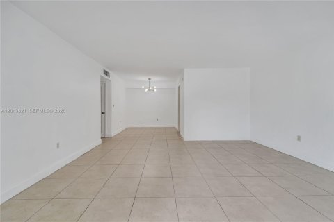 Copropriété à vendre à Coral Gables, Floride: 2 chambres, 108.05 m2 № 2249306 - photo 11