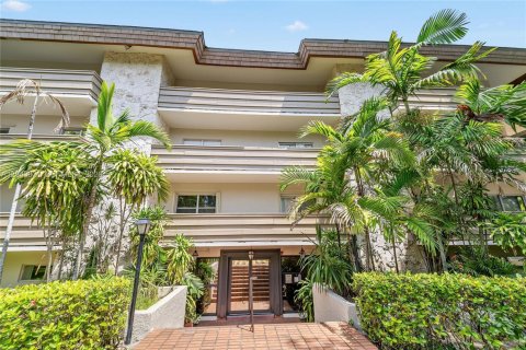 Copropriété à vendre à Coral Gables, Floride: 2 chambres, 108.05 m2 № 2249306 - photo 2