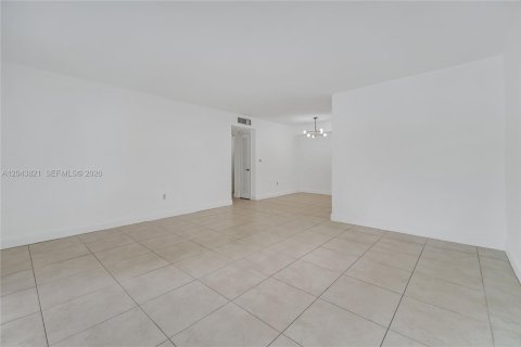 Copropriété à vendre à Coral Gables, Floride: 2 chambres, 108.05 m2 № 2249306 - photo 10