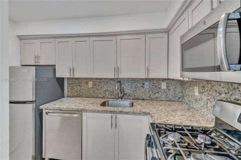 Copropriété à vendre à Coral Gables, Floride: 2 chambres, 108.05 m2 № 2249306 - photo 8