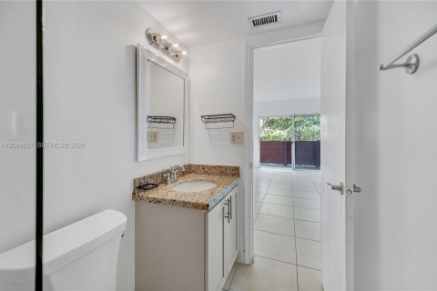 Copropriété à vendre à Coral Gables, Floride: 2 chambres, 108.05 m2 № 2249306 - photo 22