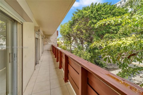 Copropriété à vendre à Coral Gables, Floride: 2 chambres, 108.05 m2 № 2249306 - photo 24