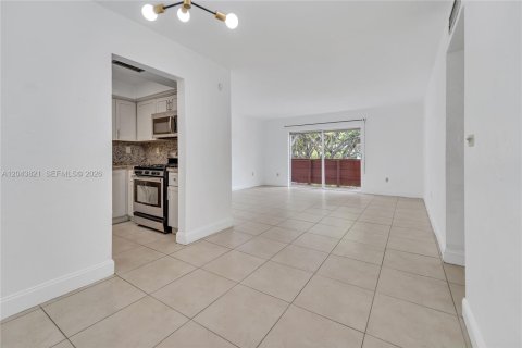 Copropriété à vendre à Coral Gables, Floride: 2 chambres, 108.05 m2 № 2249306 - photo 3