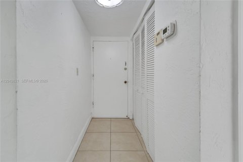 Copropriété à vendre à Coral Gables, Floride: 2 chambres, 108.05 m2 № 2249306 - photo 25