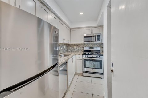Copropriété à vendre à Coral Gables, Floride: 2 chambres, 108.05 m2 № 2249306 - photo 6