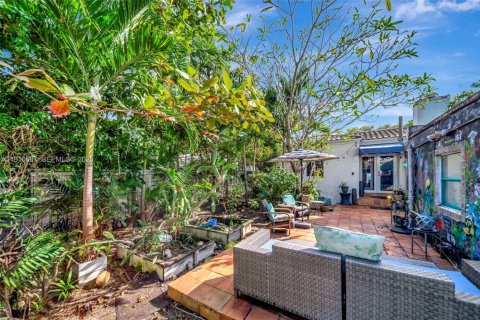 Casa en venta en Miami, Florida, 3 dormitorios, 138.33 m2 № 1982706 - foto 29