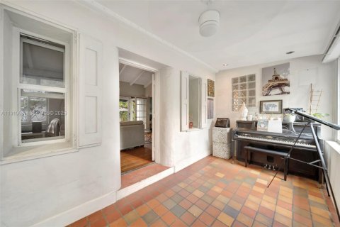 Casa en venta en Miami, Florida, 3 dormitorios, 138.33 m2 № 1982706 - foto 4