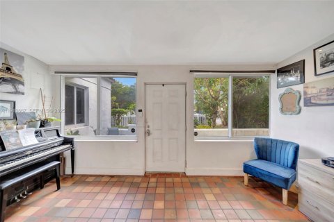 Casa en venta en Miami, Florida, 3 dormitorios, 138.33 m2 № 1982706 - foto 3