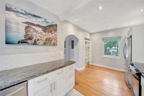 Casa en venta en Miami, Florida, 3 dormitorios, 138.33 m2 № 1982706 - foto 13