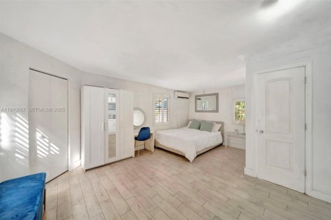 Casa en venta en Miami, Florida, 3 dormitorios, 138.33 m2 № 1982706 - foto 23