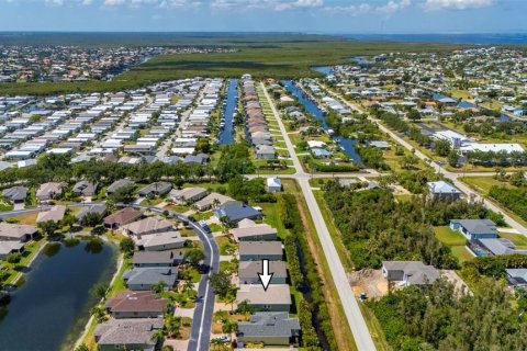 Villa ou maison à vendre à Punta Gorda, Floride: 3 chambres, 165.37 m2 № 2205446 - photo 13