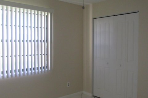 Touwnhouse à louer à Palm Springs, Floride: 2 chambres, 102.01 m2 № 2155164 - photo 13