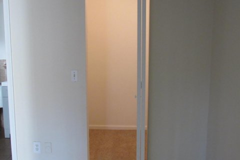 Touwnhouse à louer à Palm Springs, Floride: 2 chambres, 102.01 m2 № 2155164 - photo 8