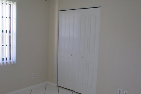 Touwnhouse à louer à Palm Springs, Floride: 2 chambres, 102.01 m2 № 2155164 - photo 11