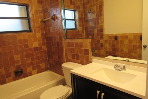 Touwnhouse à louer à Palm Springs, Floride: 2 chambres, 102.01 m2 № 2155164 - photo 14