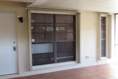 Touwnhouse à louer à Palm Springs, Floride: 2 chambres, 102.01 m2 № 2155164 - photo 17
