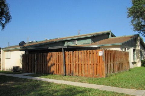 Touwnhouse à Palm Springs, Floride 2 chambres, 102.01 m2 № 2155164