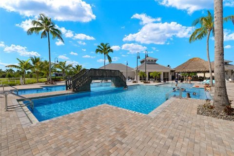 House in Fort Myers, Florida 1 bedroom, 61.97 sq.m. № 1368187 - photo 5