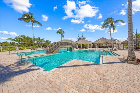 House in Fort Myers, Florida 1 bedroom, 61.97 sq.m. № 1368187 - photo 18