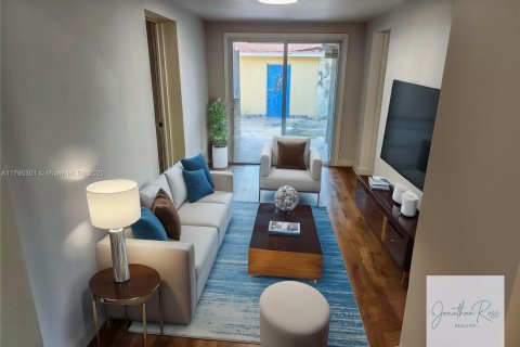 House in Miami, Florida 5 bedrooms, 163.88 sq.m. № 1730982 - photo 6