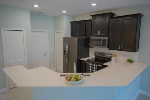 Townhouse in Winter Haven, Florida 2 bedrooms, 128.67 sq.m. № 1778331 - photo 3