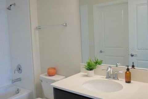 Townhouse in Winter Haven, Florida 2 bedrooms, 128.67 sq.m. № 1778331 - photo 5