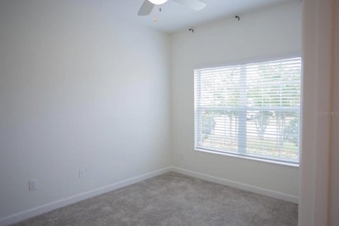 Townhouse in Winter Haven, Florida 2 bedrooms, 128.67 sq.m. № 1778331 - photo 6